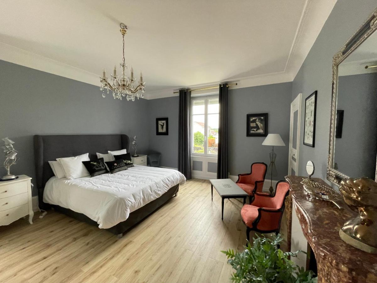 La Maison Bleue « La Charade » Thaon-les-Vosges Esterno foto
